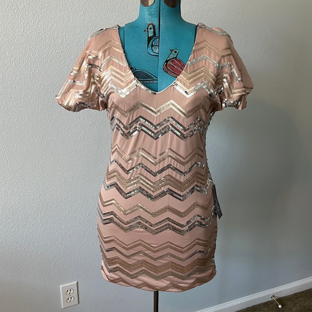 Profile Size M Sequin Chevron Short Dress